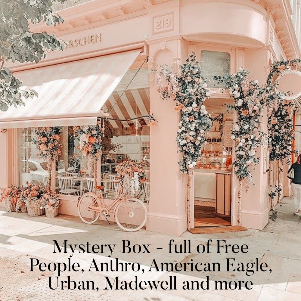Free People Mystery/Reseller Box - Medium (7-10 Items)